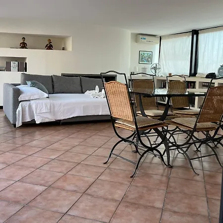 Apartamento A Terrace Above Ancient